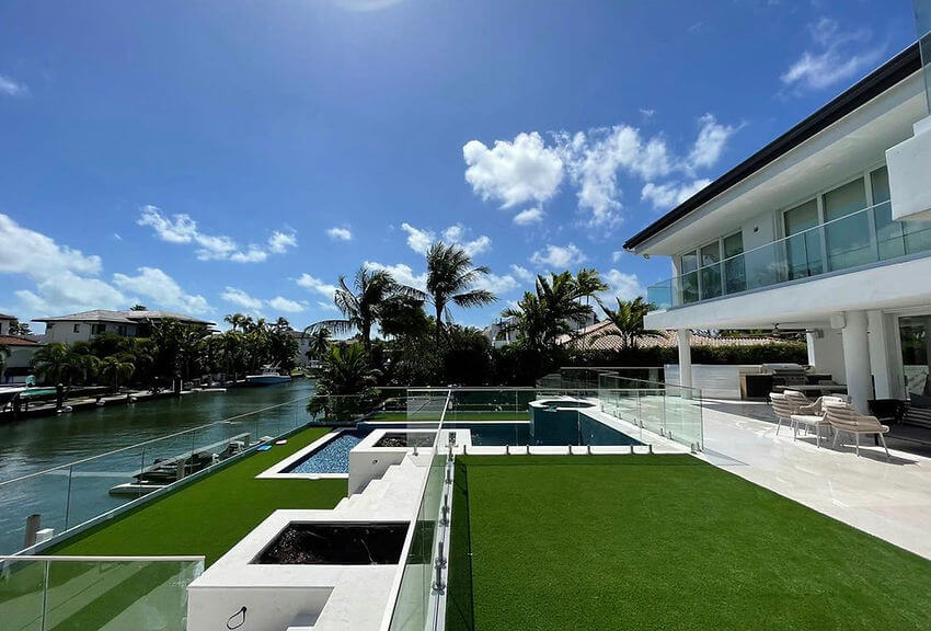 Why Choose Artificial Grass banner